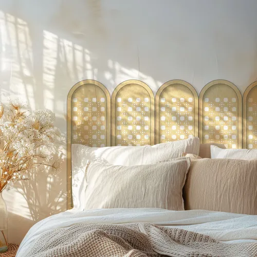 Cabeceira modular de cama em palhinha indiana natural com sete módulos decorativos